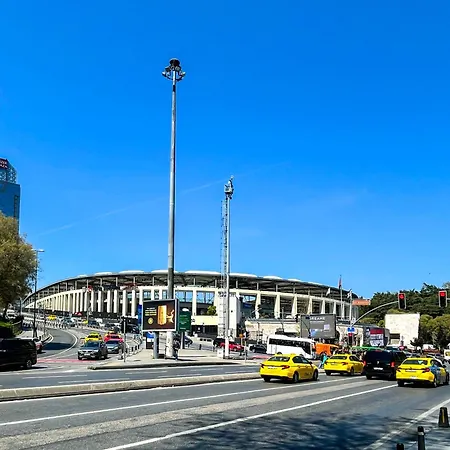 Contemporary Waterfront With A Stunning View * Isztambul