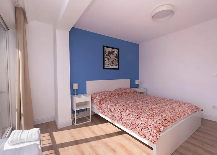 Contemporary Waterfront With A Stunning View