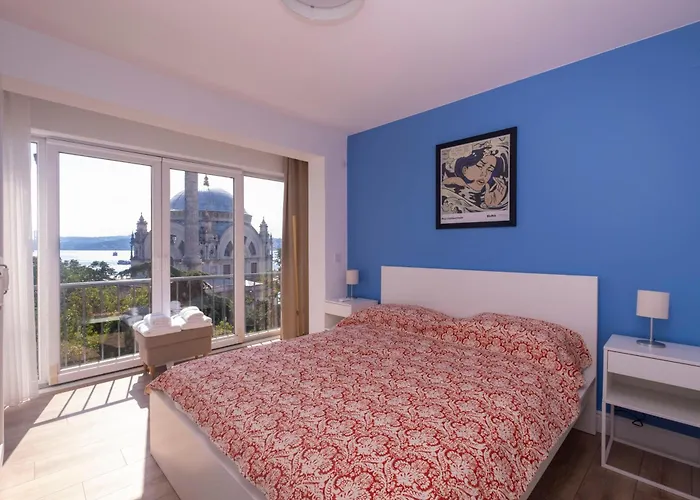 Contemporary Waterfront With A Stunning View Appartement *