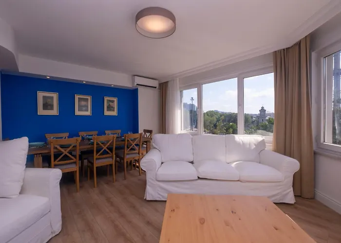 Contemporary Waterfront With A Stunning View Appartement