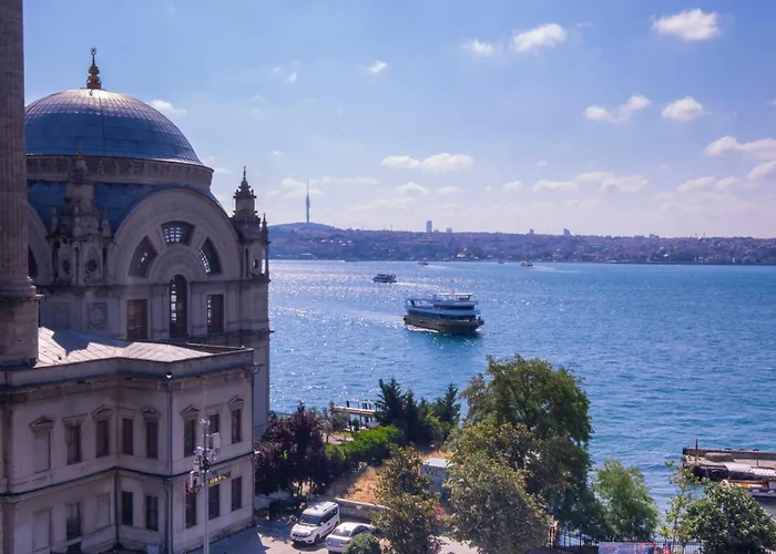 Contemporary Waterfront With A Stunning View Istambul