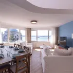 Contemporary Waterfront With A Stunning View 이스탄불