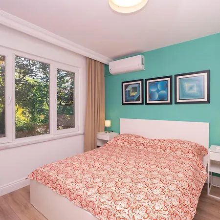 Contemporary Waterfront With A Stunning View Apartment Istanbul