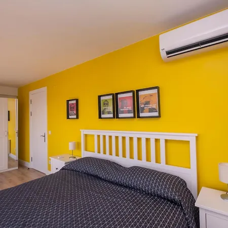 Contemporary Waterfront With A Stunning View Istanbul