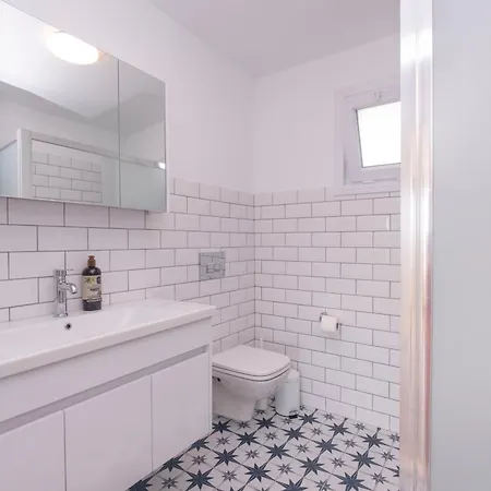 דירה Contemporary Waterfront With A Stunning View איסטמבול