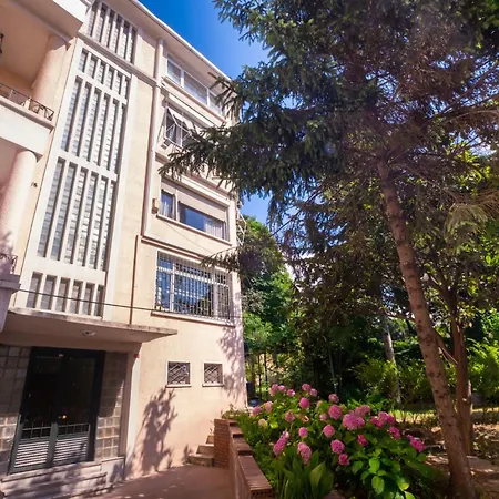 Апартаменты Contemporary Waterfront With A Stunning View