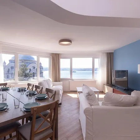 Contemporary Waterfront With A Stunning View Istanbul