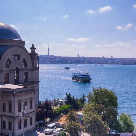 Contemporary Waterfront With A Stunning View Istanbul