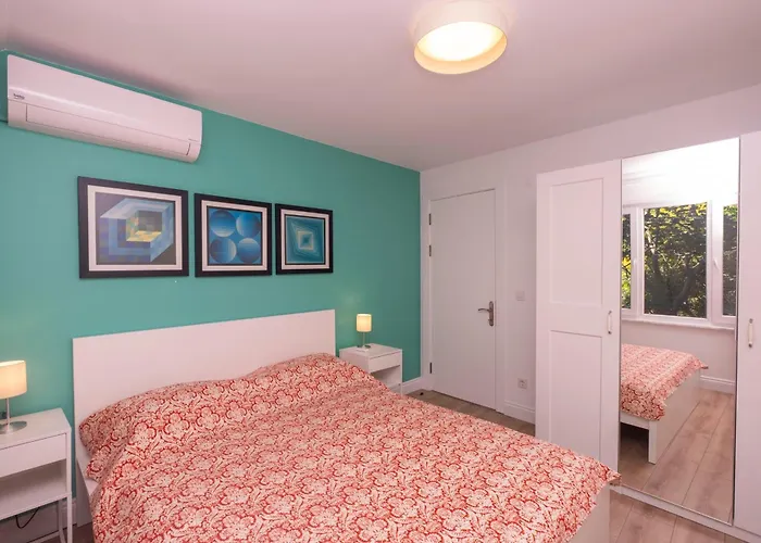 Апартаменты Contemporary Waterfront With A Stunning View