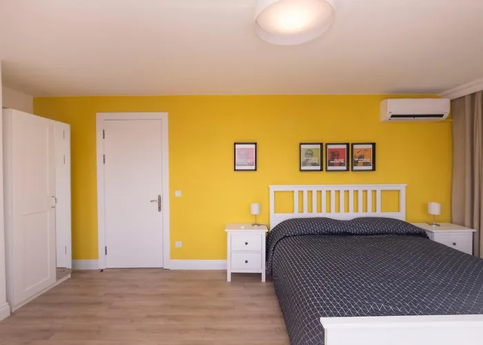 Contemporary Waterfront With A Stunning View * Стамбул