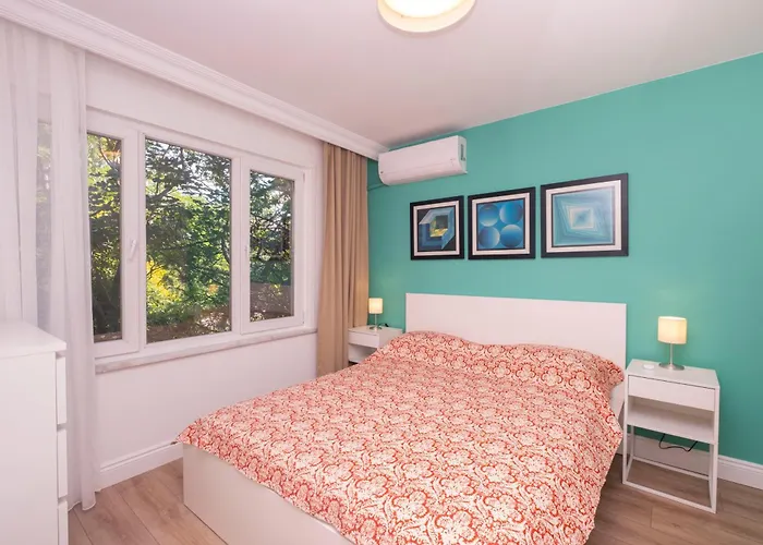 Contemporary Waterfront With A Stunning View Апартаменты Стамбул