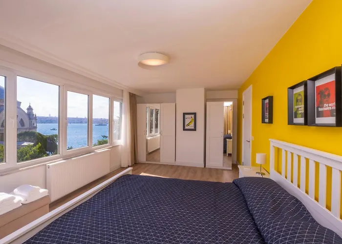 Contemporary Waterfront With A Stunning View Стамбул