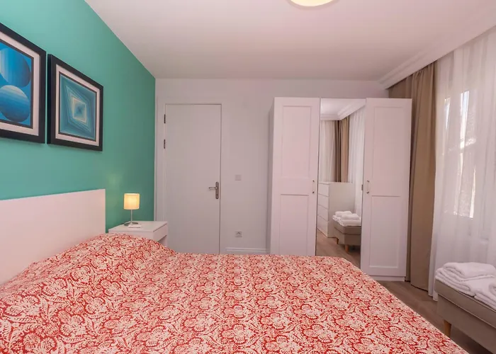 Contemporary Waterfront With A Stunning View * Стамбул