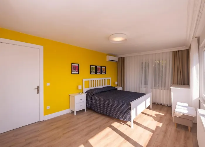 Апартаменты Contemporary Waterfront With A Stunning View Стамбул