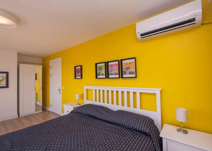 Contemporary Waterfront With A Stunning View Стамбул