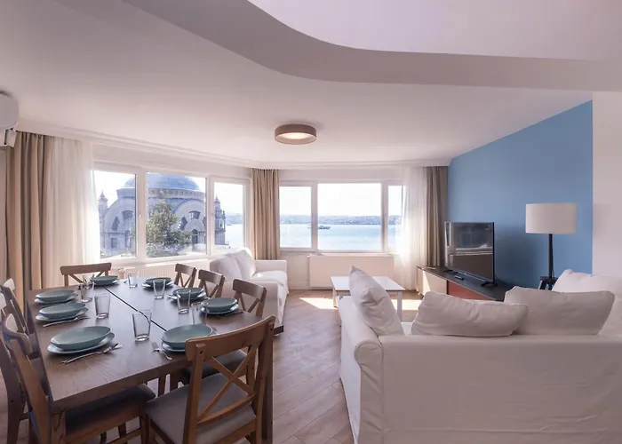 Contemporary Waterfront With A Stunning View Стамбул