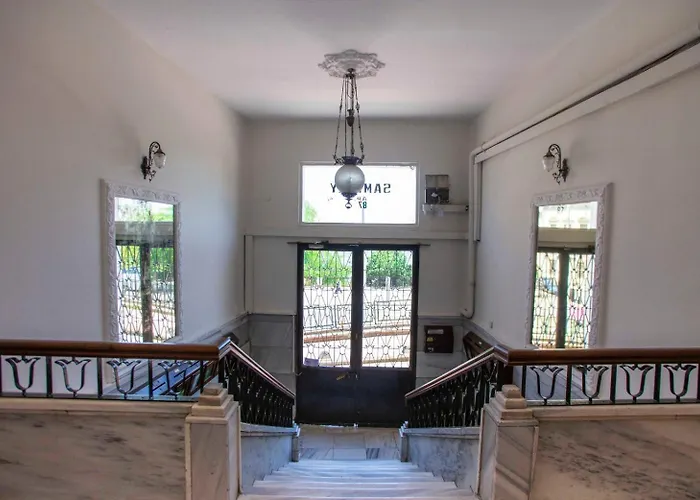 Contemporary Waterfront With A Stunning View *